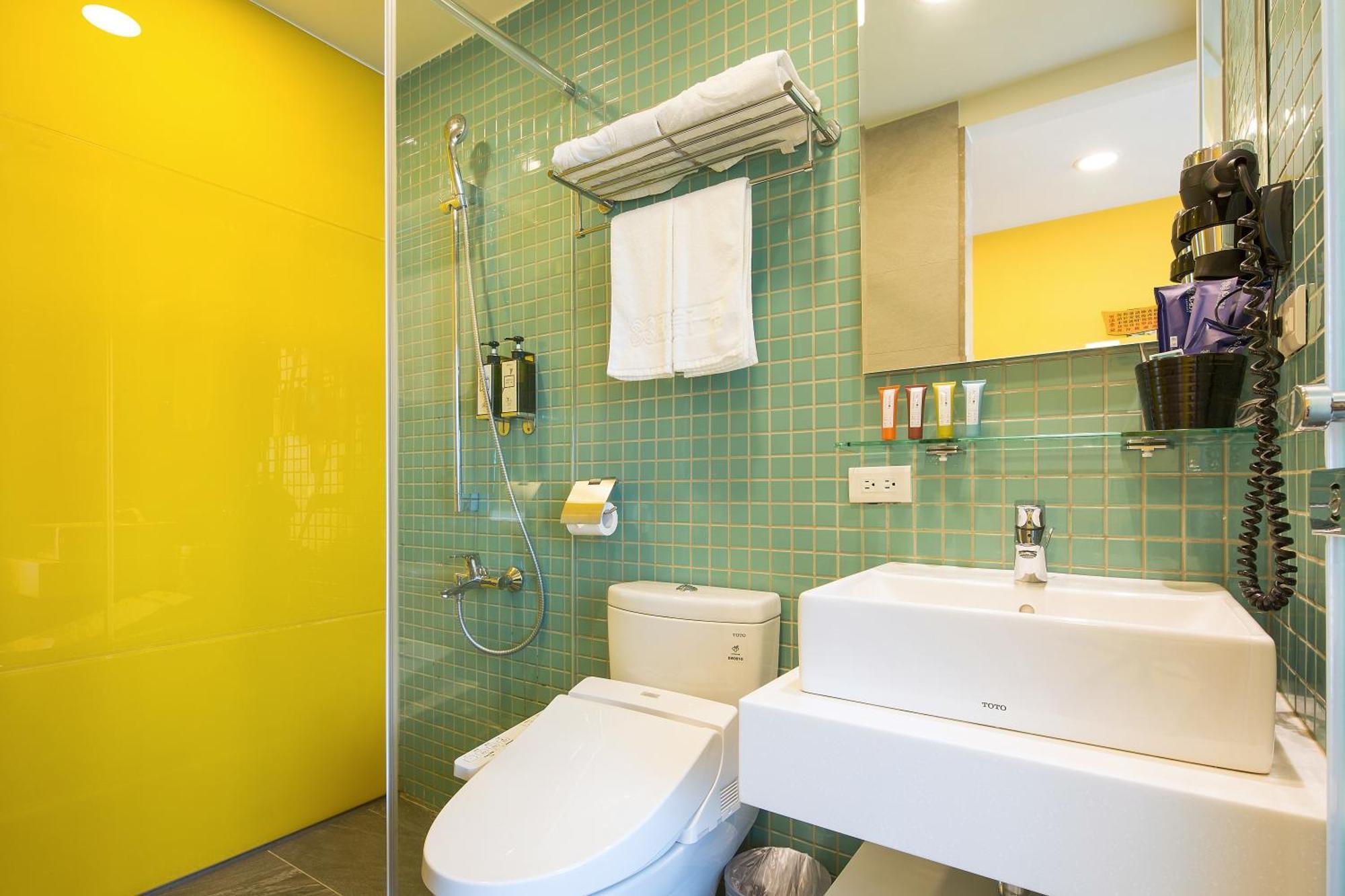 Check Inn Express Taichung Yizhong Esterno foto