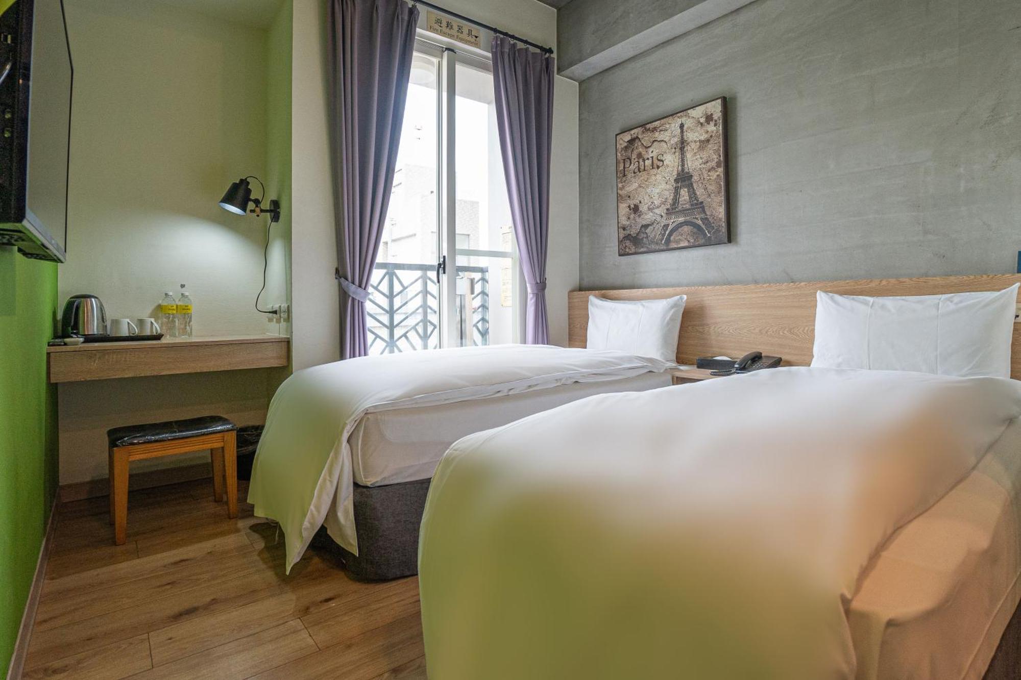 Check Inn Express Taichung Yizhong Esterno foto